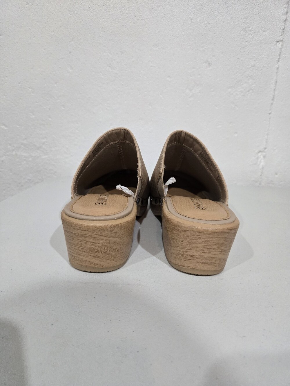 Falls Creek Tan Western Clogs - Picture 5 of 7
